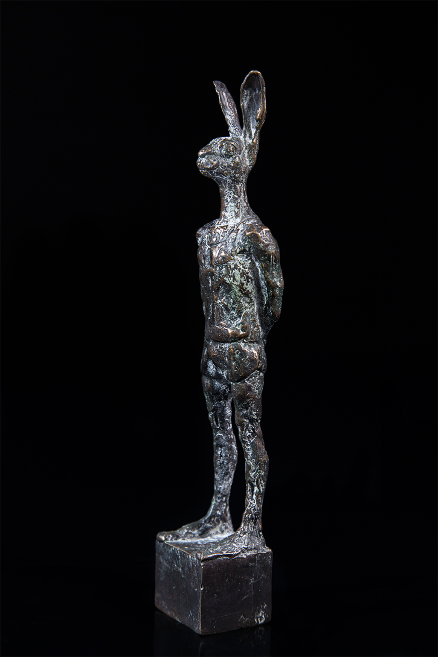 Plastik "Kleiner Hase in Turnhose", Bronze - limitierte Edition! Julia Schleicher